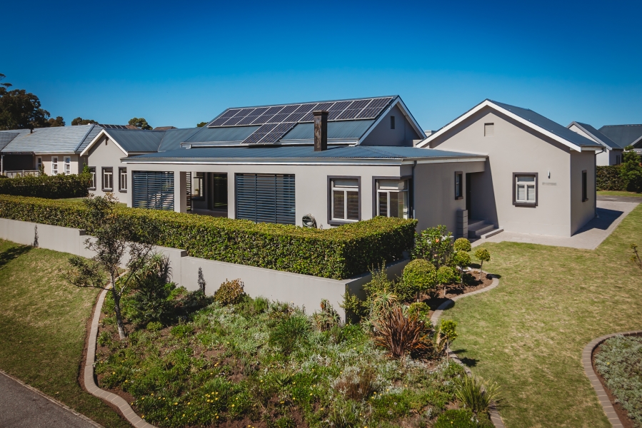 4 Bedroom Property for Sale in Kraaibosch Manor Western Cape